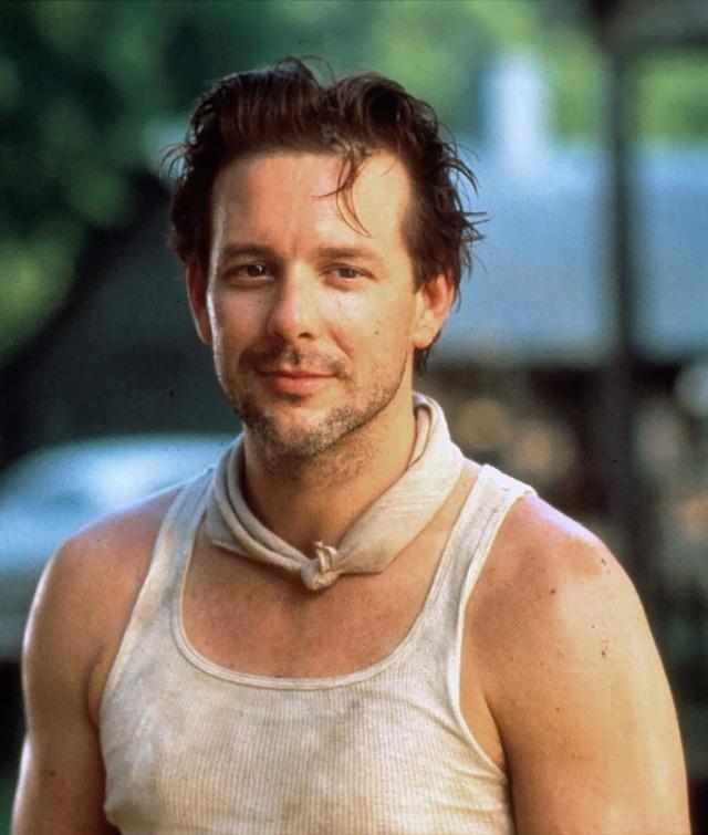 Mickey Rourke’s Shocking Transformation: From Hollywood Heartthrob to Tragic Figure – You Won’t Believe What He Looks Like Now!